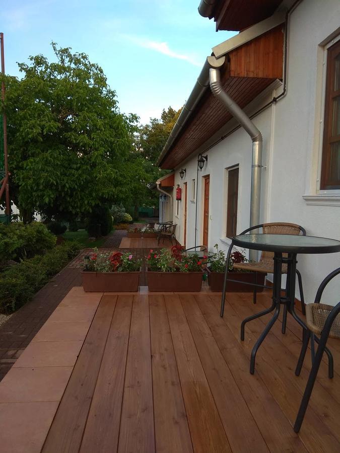 Nadas Panzio Tiszafüred Exteriér fotografie